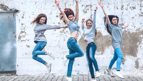 Los Mejores Jeans Para Las Mujeres Muy Delgadas Que Quieren Acentuar