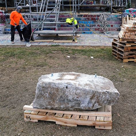 1887 Time Capsule Found At Former Robert E Lee Monument In Va Am