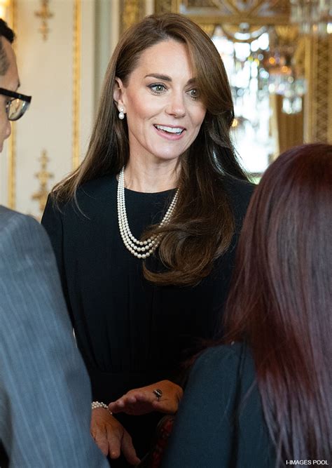 Kate Middleton Wears Queen S Pearl Necklace To Luncheon