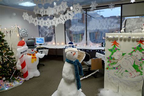 Got any ideas to decorate your sweet home for christmas? Call Center Cubicle Christmas Design Ideas - Outbounders TV