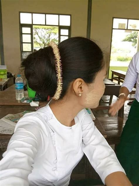Pin Oleh Ronald Victor Mambu Di Myanmar Longhair Rambut Sangat Panjang Rambut Panjang