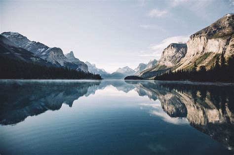 4k retina wallpapers for desktop. Maligne Lake morning mirror | Ipad air wallpaper, Macbook ...