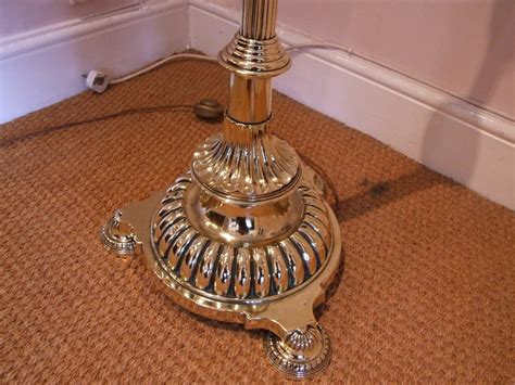 This is an elegant antique victorian silver plated telescopic standard lamp now converted to electricity, late 19th century in date. Antiques Atlas - Victorian Brass Standard Lamp