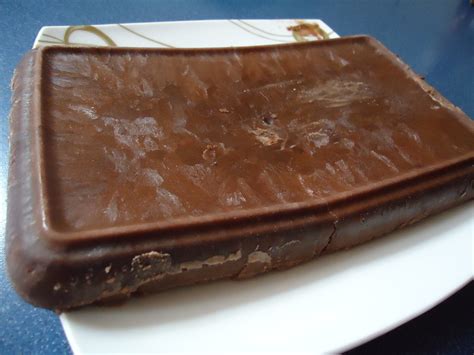 Pour batter into two prepared 9″ cake pans. Homemade Chocolate Using Cocoa Powder : 4 Steps (with ...