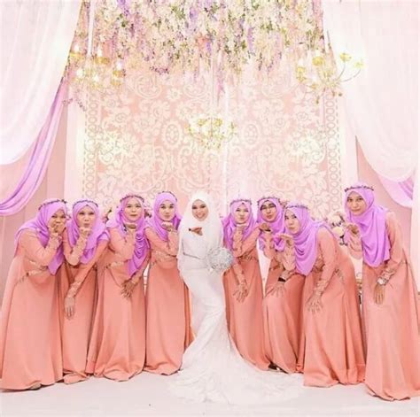 Model baju pengantin muslim modern. Gambar Koleksi Tema Warna Design Baju Bridesmaids Blog ...