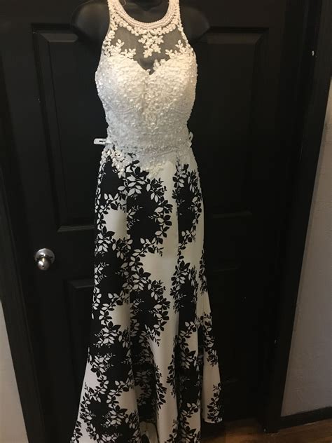 Long floral prom dresses with sleeves and short floral cocktail dresses. Beautiful 2 piece Prom dress. White lace top and a white ...