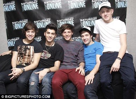 Get the one direction lyrics, video here. One Direction: Nickelodeon announce they have given boy ...