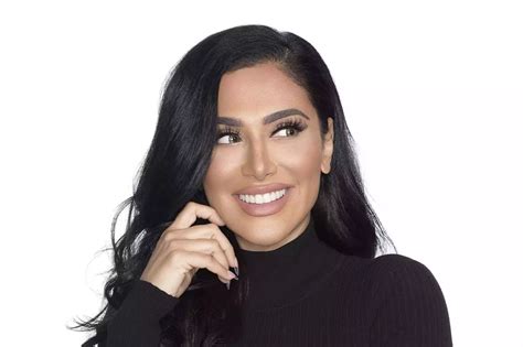 How Huda Kattan Became The Ultimate Beauty Influencer The Instagram Story Behind Her Billion