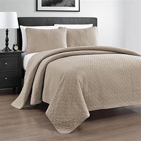 Available in a rich variety of sophisticated colors, designs and patterns, the californian king size the hard to find size, we have them! Compare price to extra wide king comforter | DreamBoracay.com