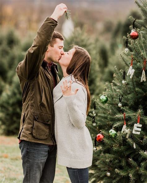 22 Cute Engagement Announcement Ideas You Ll Want To Copy Christmas Engagement Photos Cute