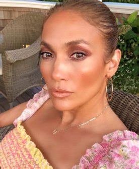 Jennifer Lopez to launch beauty - BW Confidential