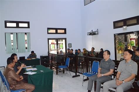 Subsidi gaji untuk gelombang kedua ini akan diberikan setelah penyaluran gelombang 1 tahap v. RAPAT BULANAN BULAN OKTOBER 2017 DAN SOSIALISASI ATR & E ...