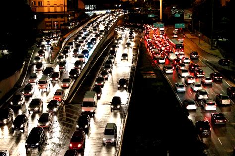 A capital de são paulo tem apresentado baixas temperaturas e para quem sai de casa bem cedo, saber a previsão do tempo é fundamental. EBC | Trânsito Agora: saiba como está o trânsito em São Paulo