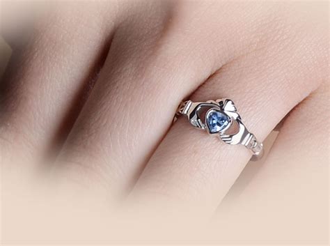 A claddagh ring is an traditional irish ring that represents love, friendship and loyalty. Everything You Need to Know about Claddagh Rings ...