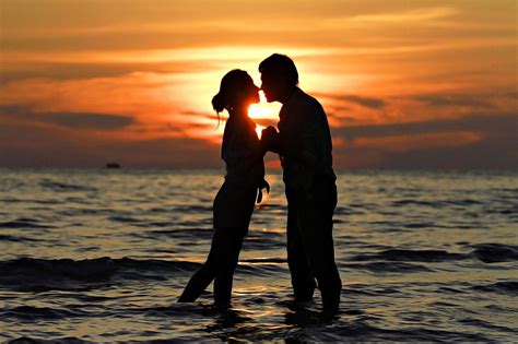 1920x1080px Free Download Hd Wallpaper Silhouette Of Couple Sea