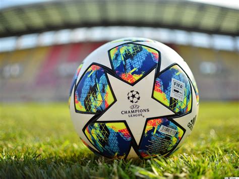 Kafa topu şampiyonlar ligi oyunumuzda dünyanın en iyi takımları ve seçilmiş futbolcuları ile şampiyonların liginde mücadele vererek en büyük biz olmaya çalışacağız.diğer kafa topu. Uefa Şampiyonlar Ligi Topları - Adidas Finale Cardiff Omb ...