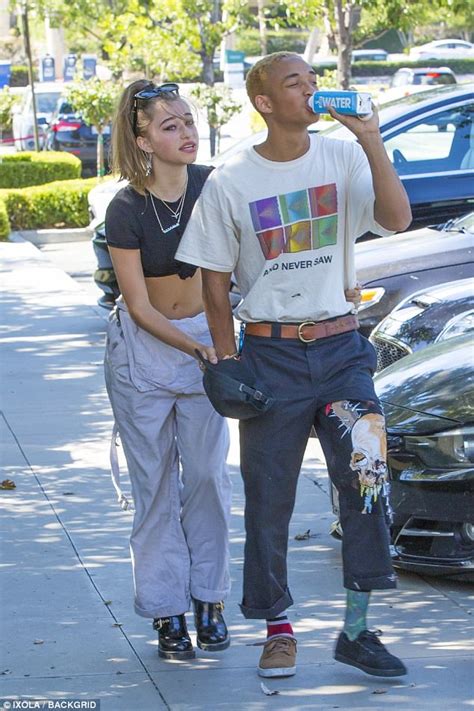 Blond Jaden Smith Gives Girlfriend A Skateboard Lesson Daily Mail Online