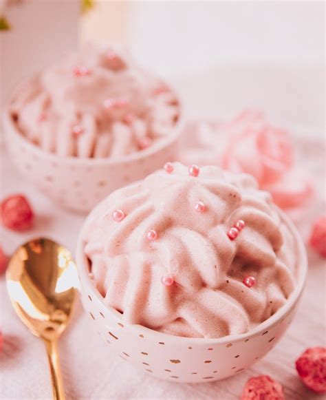 It's made with a handful of ingredients you probably already have in your kitchen. Low-Calorie Strawberry Mousse | Recipe | Strawberry mousse, Strawberry mousse recipe, Mousse recipes