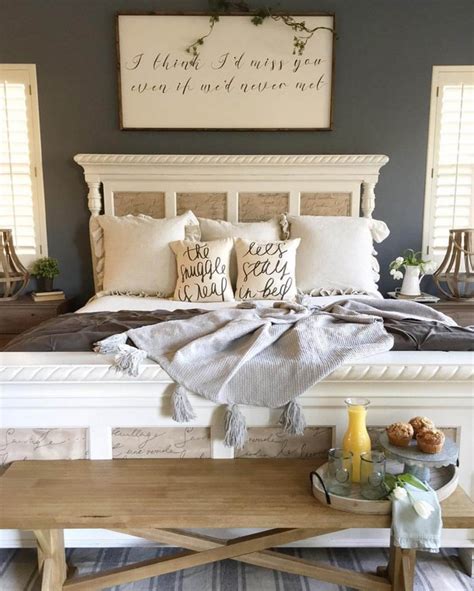 18 Rustic Farmhouse Bedroom Decor Ideas To Transform Your Bedroom The