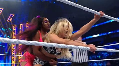 Wwe Smackdown Results Recap Grades Charlotte Flair And Naomi Tear The House Down In Thrilling