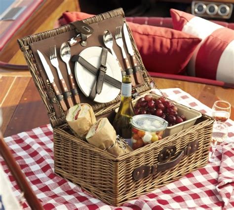 picnic basket for 2 savvy sassy moms