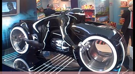 Dsng S Sci Fi Megaverse The Real Life Tron Legacy Lightcycle Bike