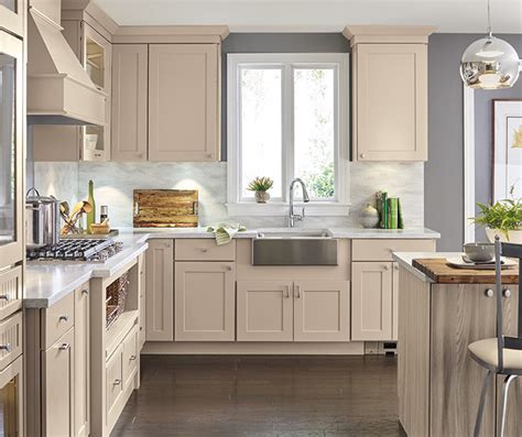 See more ideas about cabinet pull, kitchen remodel, kitchen design. Transitional Kitchen in Beige - Diamond Cabinetry