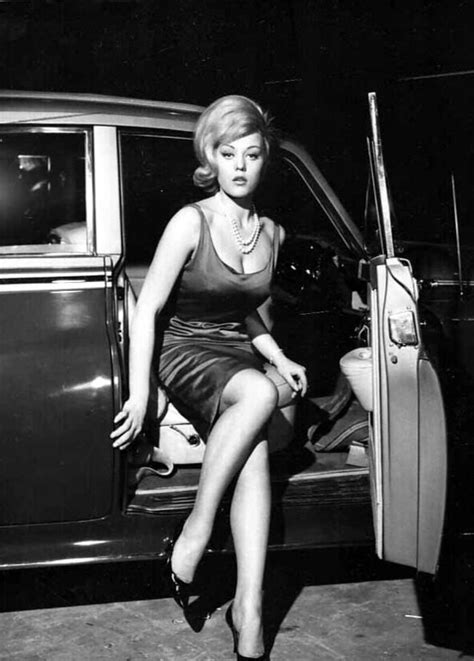 40 Glamorous Photos Of Actress Margaret Nolan In The 1960s Yesterday Today