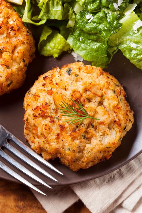 How To Make The Perfect Crab Cakes 12 Tomatoes