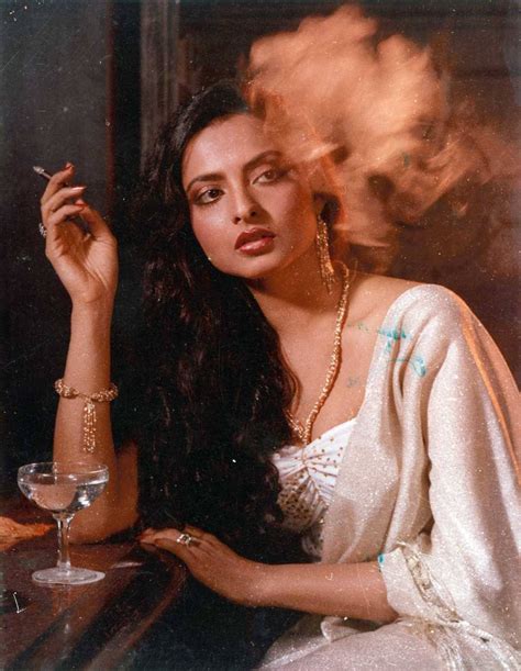 Anonyme Vintage Bollywood Indian Aesthetic Rekha Actress