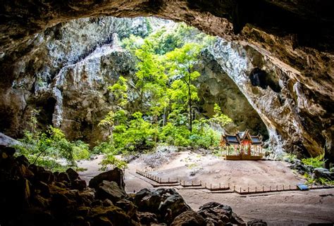 Phraya Nakhon Cave Khua Kharuehat Pavillion Temple In Khao Sam Roi Yot