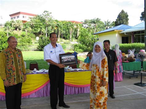 Mail kepada penulis ke ceritasriaman@gmail.com untuk siaran berita secara percuma. Arkib News Utusan Sarawak cawangan Sri Aman: Boss ...