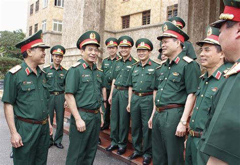 Khóa xii, xiii, ủy viên bộ chính trị khóa xiii, thượng tướng, tổng tham mưu trưởng quân đội nhân dân việt nam, thứ trưởng bộ quốc phòng: Thượng tướng Phan Văn Giang thăm và làm việc tại Bộ tư ...