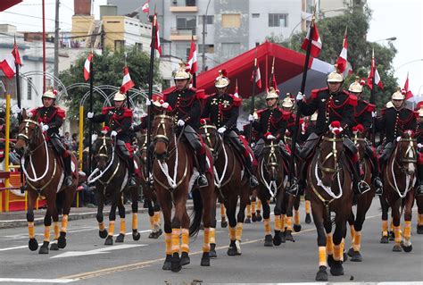 LA PARADA Y DESFILE MILITAR POR FIESTAS PATRIAS GUIDE