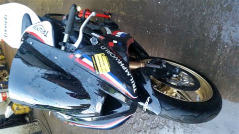 Triumph daytona 675r a bike i would buy. triumph 675 daytona track race bike