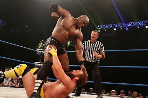 TNA Bobby Lashley en acción con Bellator Solowrestling