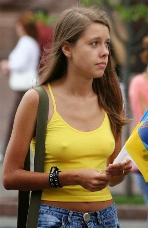 Candid Teen Girl Shirt Pokies