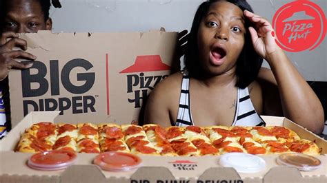 A medium pizza is 12 inches in diameter, or about 113 square inches. Pizza Hut New Big Dipper | Mukbang - YouTube