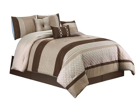 Explore queen comforters and comforter sets to find both individual comforters to match the rest of your bedding and sets to give your bed a whole new look. 7-Piece Bailey Comforter Set Bedding|Geometric Quilts ...
