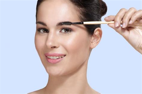9 Effective Ways To Thicken Your Eyebrows