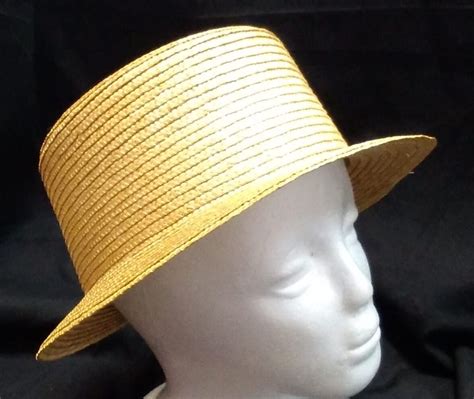 Tall Straw Hat Suite 109