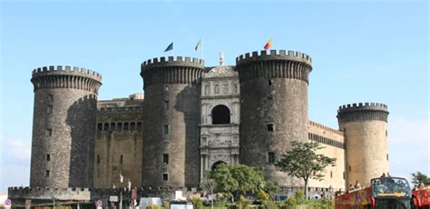 See more ideas about napoli italy, italy, napoli. Napoli Il Maschio Angioino (Campania, Italia) - castello ...
