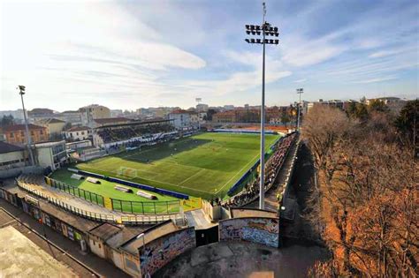 Calcio catania, commonly referred to as catania, is an italian football club founded in 1929 and based in catania, sicily.they currently compete in serie c, the third tier of the italian football league system, and host home games at the stadio angelo massimino. Estadio Silvio Piola de la ciudad de Novara y casa del ...