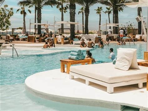 Top Sunday Brunches With Pool Or Beach Access