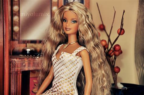 Wallpaper Face Long Hair Dress Fashion Toy Doll Supermodel Diva Mackie Barbie 2002