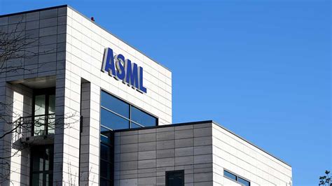 Asml Intel Invests 5 Billion In Dutch Company Asml Nfia Asml A