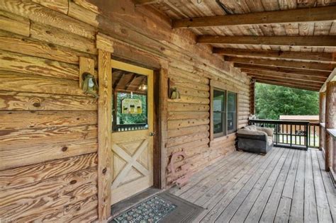 Charming Log Cabin On 13 Acres
