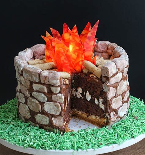 It's a camp tradition passed down through all ages. Fire Pit S'mores Cake - Edible Crafts