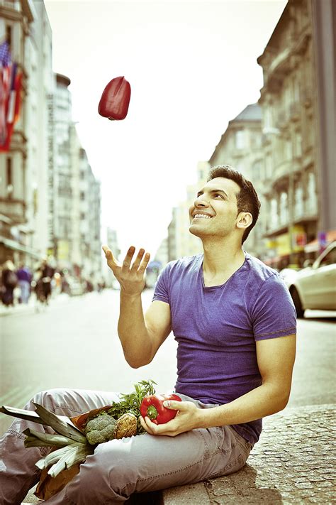 Ein haftbefehl kann nicht vollstreckt werden, da er sich in die türkei abgesetzt hat. Vegan for fit: Interview mit Attila Hildmann - DER SPIEGEL