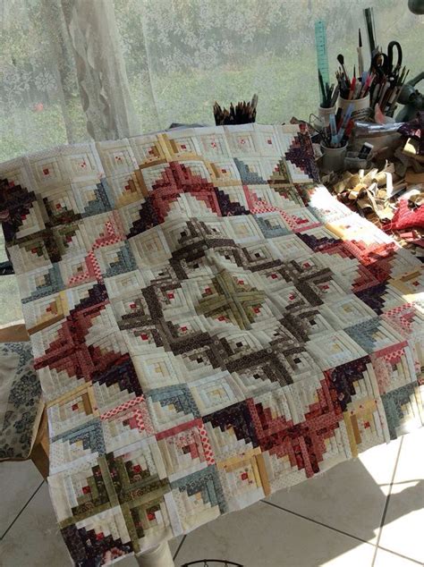 Get instructions for a basic log cabin block here. 17 Best images about Log Cabin Quilt Layouts on Pinterest ...